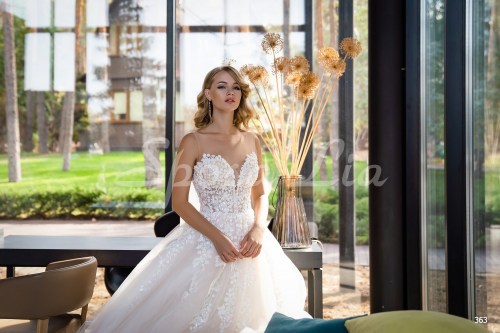 https://www.sposa-lia.com/images/stories/virtuemart/product/363       (2).jpg